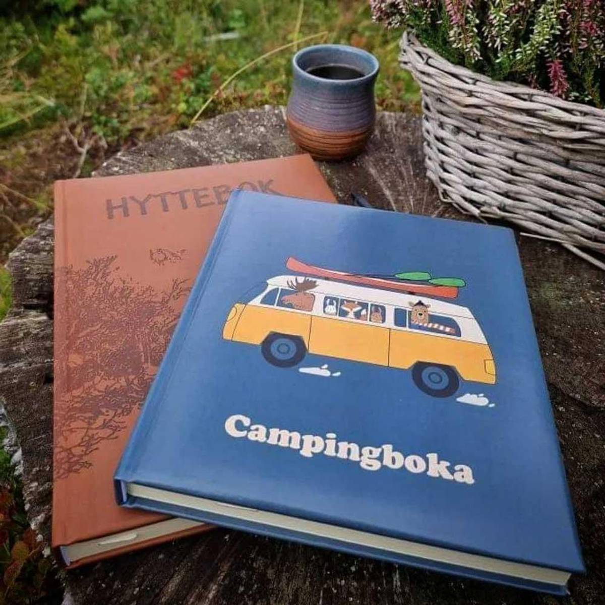 Campingboka, mørk blå - NorwegianStore24